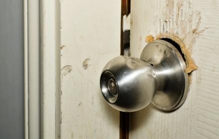 Le rôle du Commissaire de Justice dans l'évacuation forcée des squatteurs 